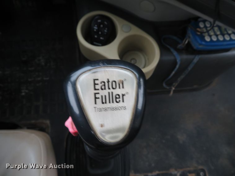 image for item DI2037 2008 Volvo VHD hydrovac truck