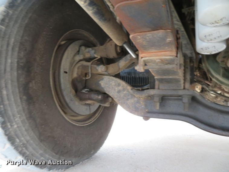 image for item DI2037 2008 Volvo VHD hydrovac truck