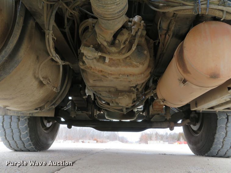 image for item DI2037 2008 Volvo VHD hydrovac truck