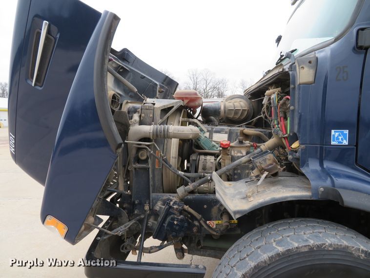 image for item DI2037 2008 Volvo VHD hydrovac truck