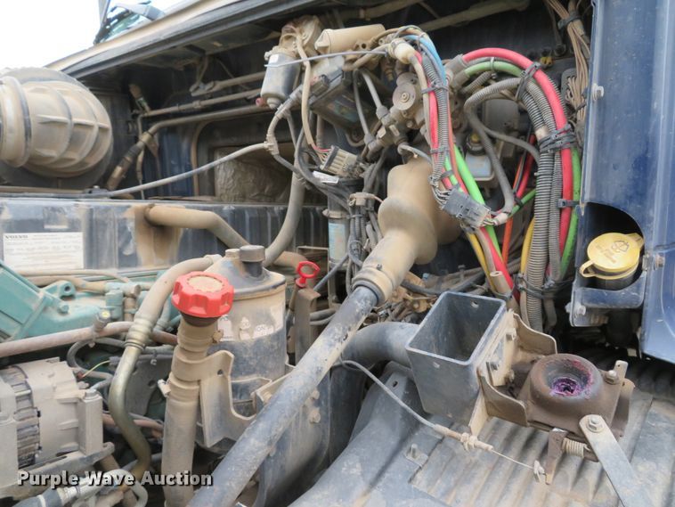 image for item DI2037 2008 Volvo VHD hydrovac truck