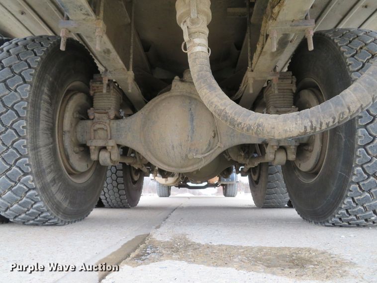 image for item DI2037 2008 Volvo VHD hydrovac truck