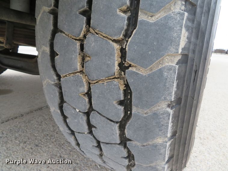 image for item DI2037 2008 Volvo VHD hydrovac truck