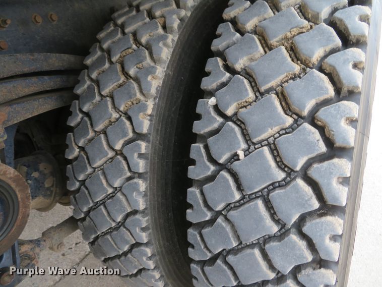 image for item DI2037 2008 Volvo VHD hydrovac truck