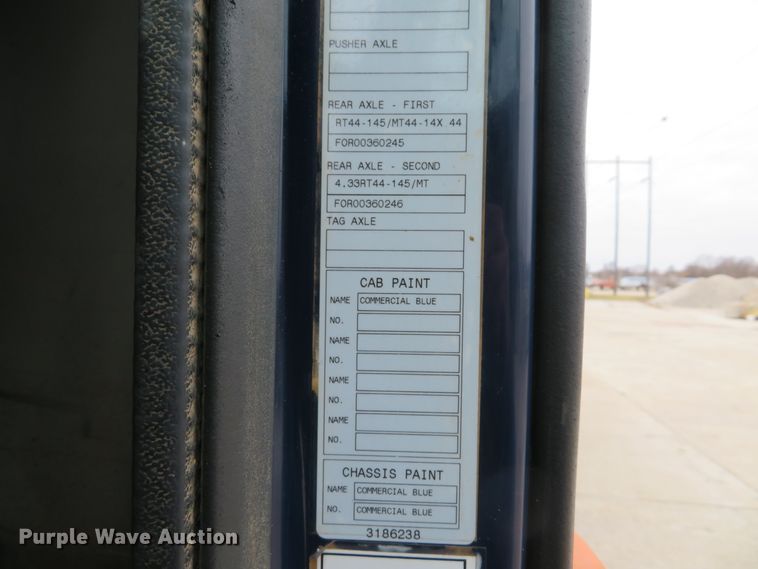 image for item DI2037 2008 Volvo VHD hydrovac truck