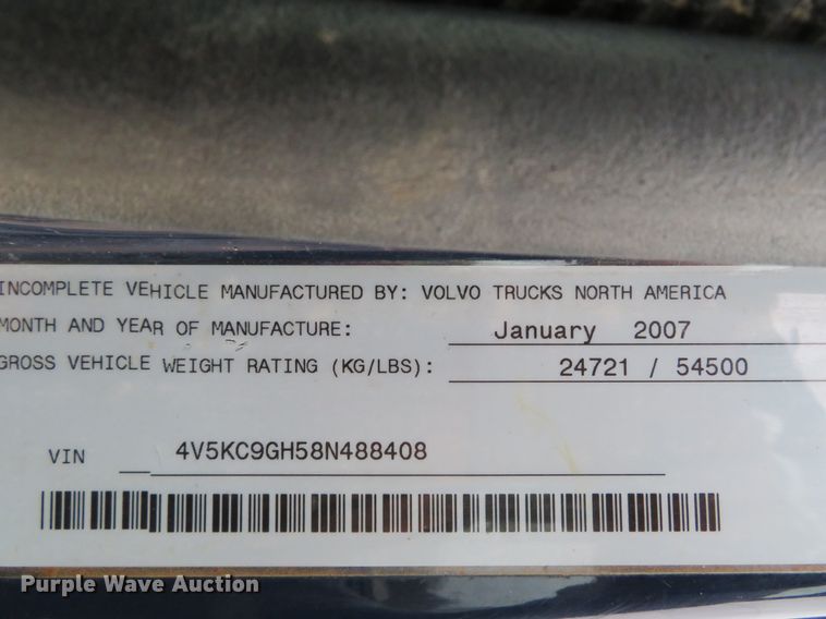 image for item DI2037 2008 Volvo VHD hydrovac truck