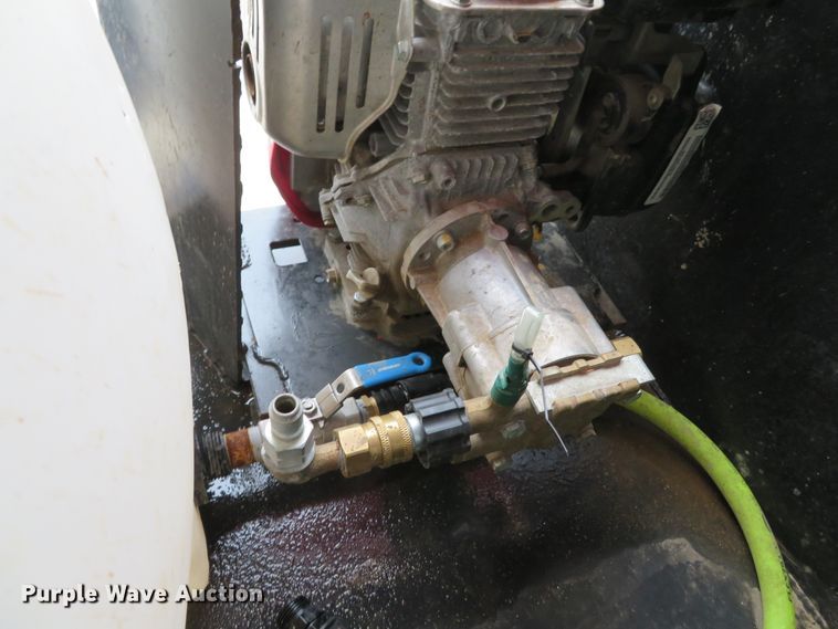 image for item DI2038 1995 Ford L9000 vacuum truck