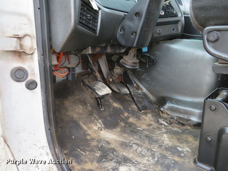 image for item DI2038 1995 Ford L9000 vacuum truck