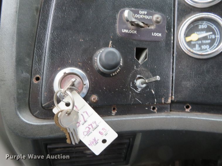 image for item DI2038 1995 Ford L9000 vacuum truck