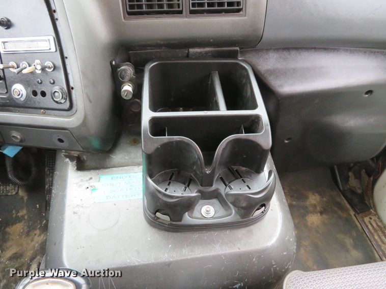 image for item DI2038 1995 Ford L9000 vacuum truck