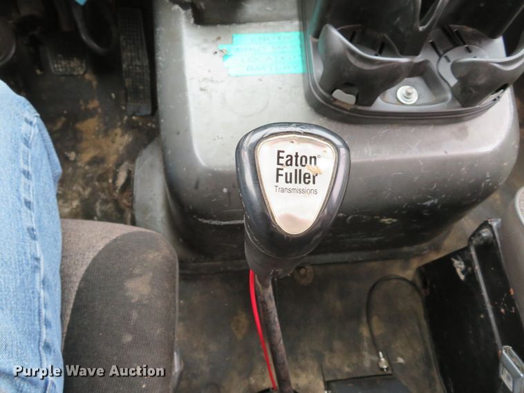 image for item DI2038 1995 Ford L9000 vacuum truck