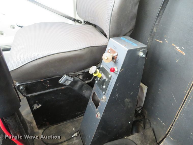 image for item DI2038 1995 Ford L9000 vacuum truck