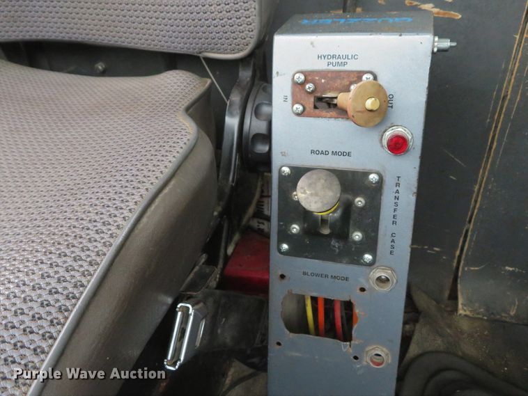 image for item DI2038 1995 Ford L9000 vacuum truck