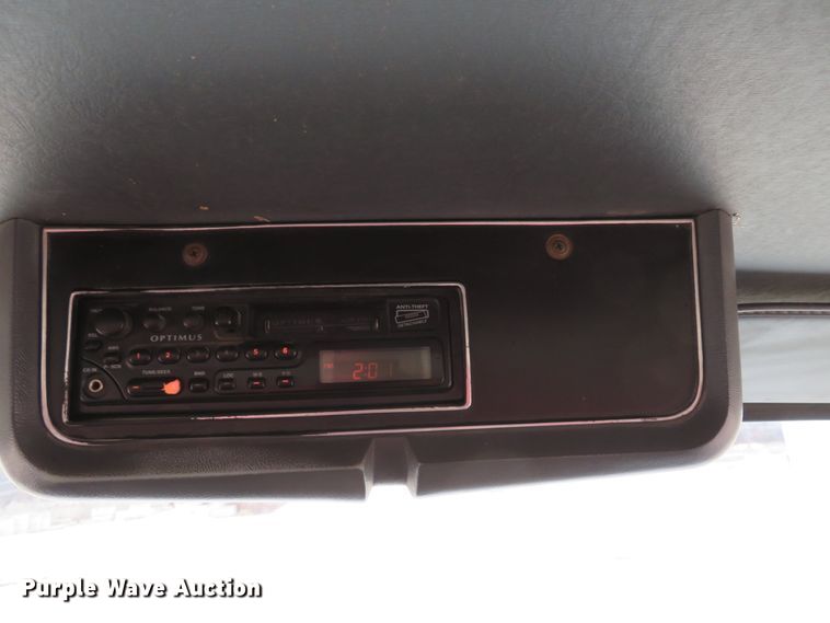 image for item DI2038 1995 Ford L9000 vacuum truck