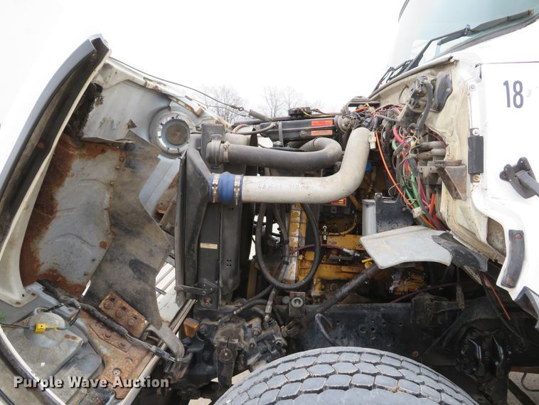 image for item DI2038 1995 Ford L9000 vacuum truck