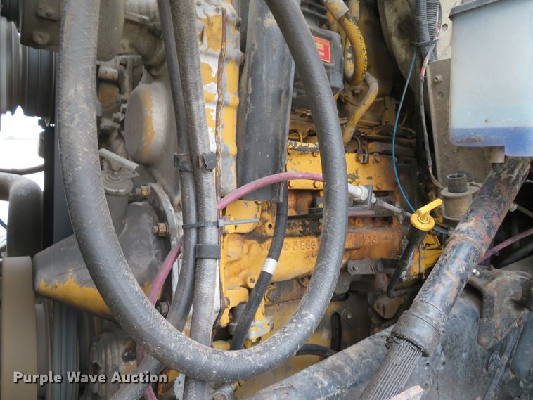 image for item DI2038 1995 Ford L9000 vacuum truck