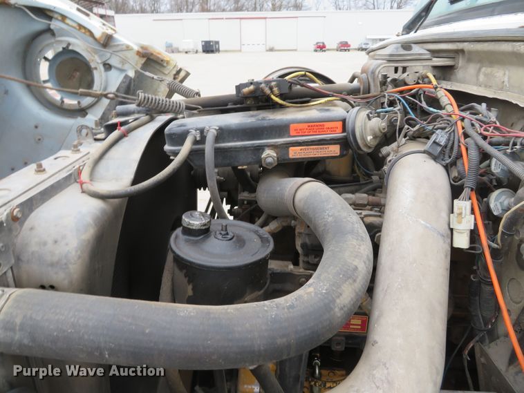 image for item DI2038 1995 Ford L9000 vacuum truck