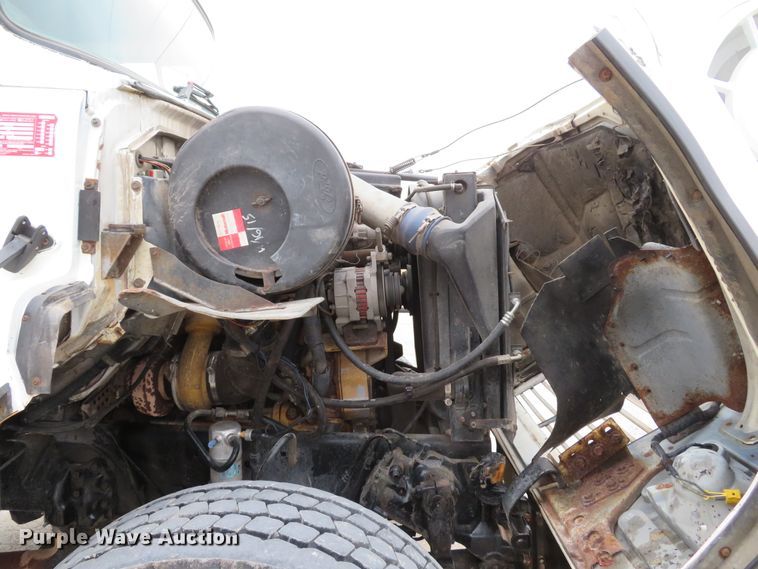 image for item DI2038 1995 Ford L9000 vacuum truck