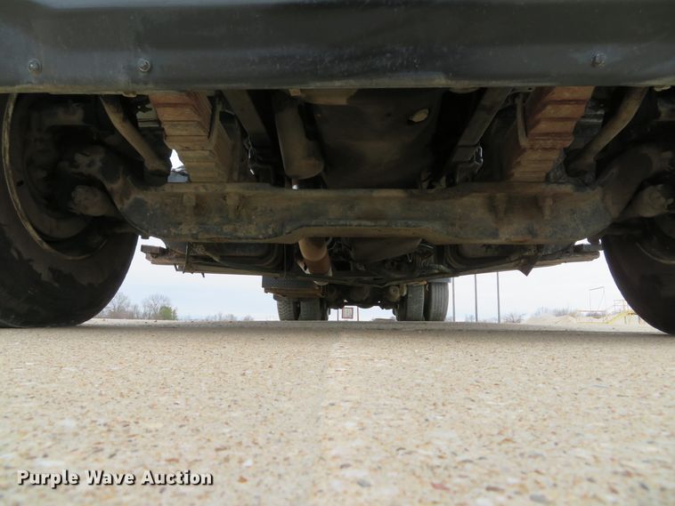 image for item DI2038 1995 Ford L9000 vacuum truck