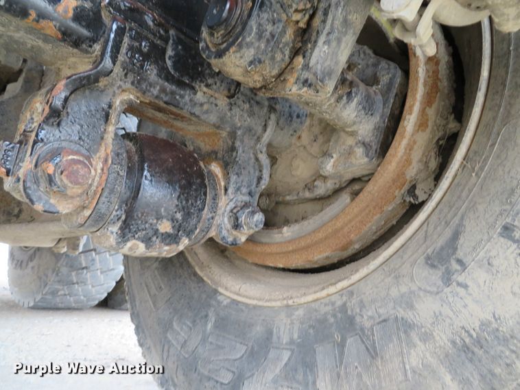 image for item DI2038 1995 Ford L9000 vacuum truck