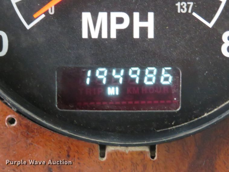 image for item DI2039 2001 International 5600i vacuum truck