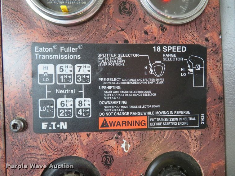 image for item DI2039 2001 International 5600i vacuum truck