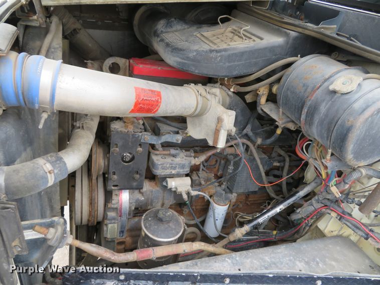 image for item DI2039 2001 International 5600i vacuum truck