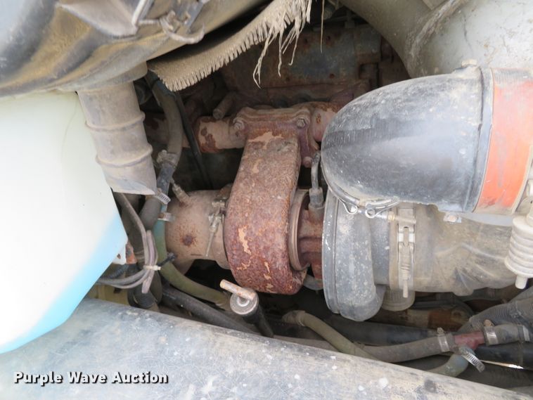 image for item DI2039 2001 International 5600i vacuum truck