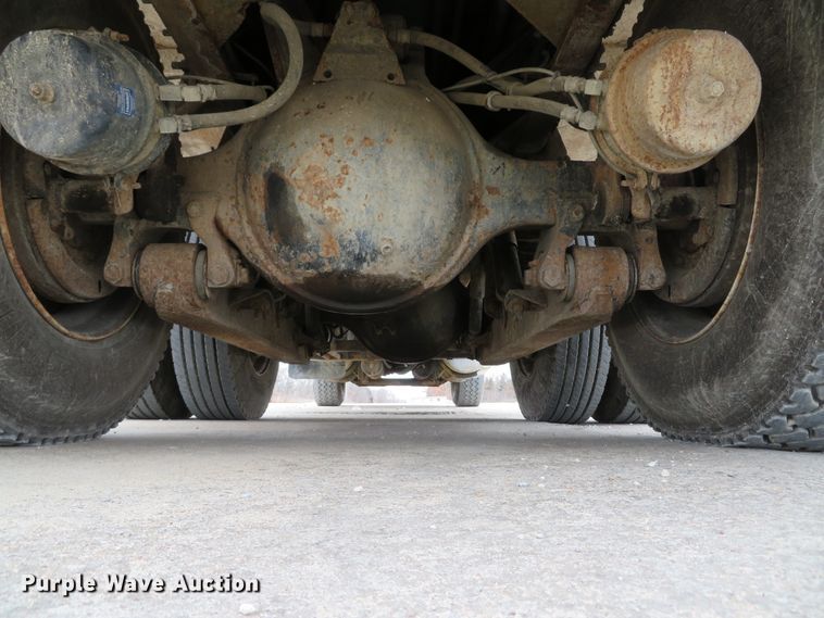 image for item DI2039 2001 International 5600i vacuum truck