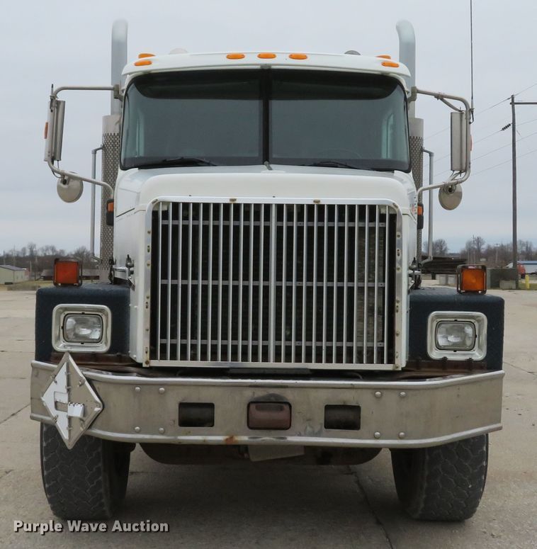 image for item DI2040 2002 International 5600i vacuum truck