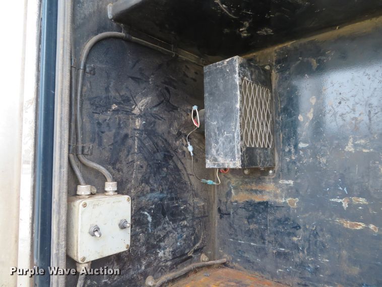 image for item DI2040 2002 International 5600i vacuum truck