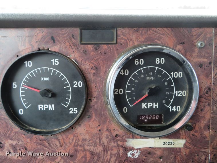 image for item DI2040 2002 International 5600i vacuum truck