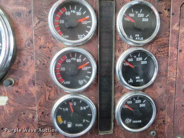 image for item DI2040 2002 International 5600i vacuum truck