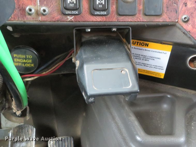 image for item DI2040 2002 International 5600i vacuum truck