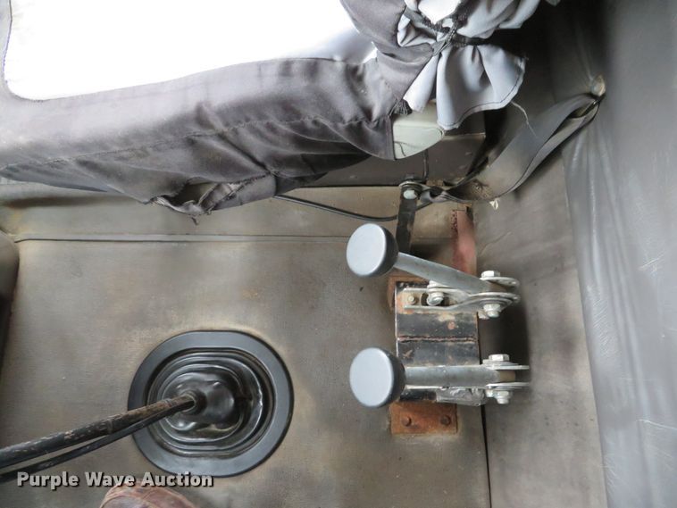 image for item DI2040 2002 International 5600i vacuum truck