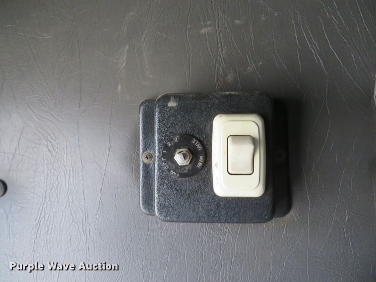 image for item DI2040 2002 International 5600i vacuum truck