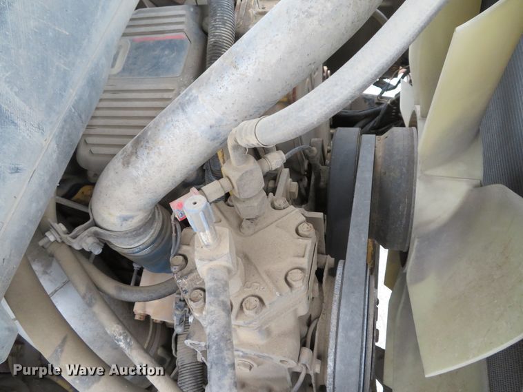 image for item DI2040 2002 International 5600i vacuum truck