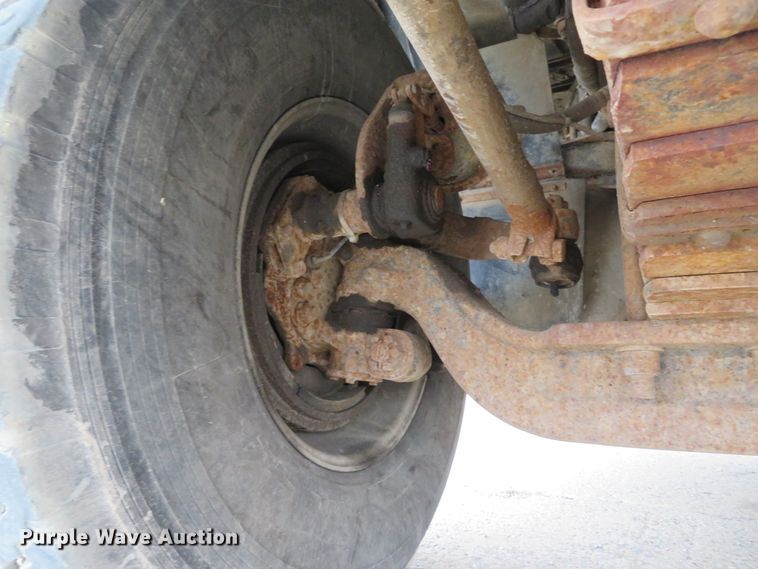 image for item DI2040 2002 International 5600i vacuum truck