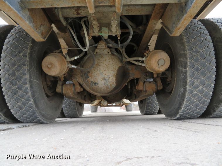 image for item DI2040 2002 International 5600i vacuum truck