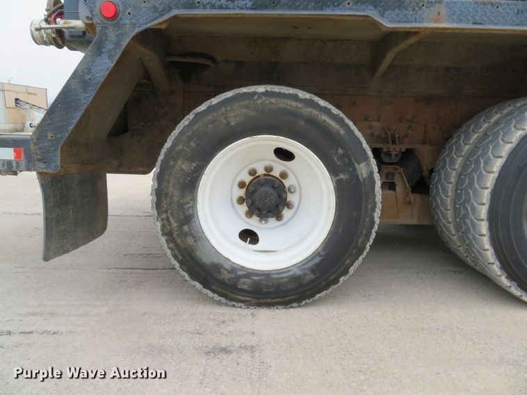 image for item DI2040 2002 International 5600i vacuum truck