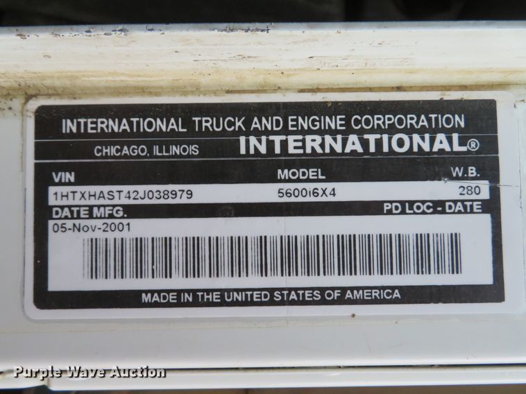 image for item DI2040 2002 International 5600i vacuum truck