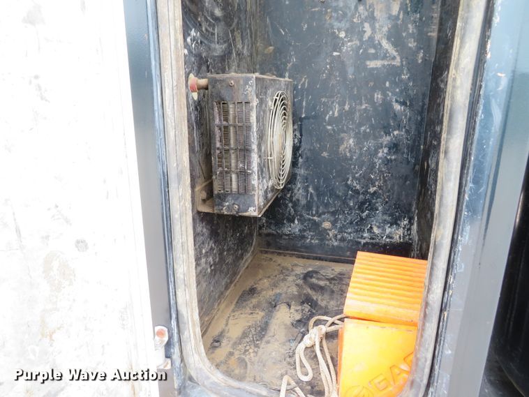 image for item DI2041 1999 International Paystar 5000 vacuum truck