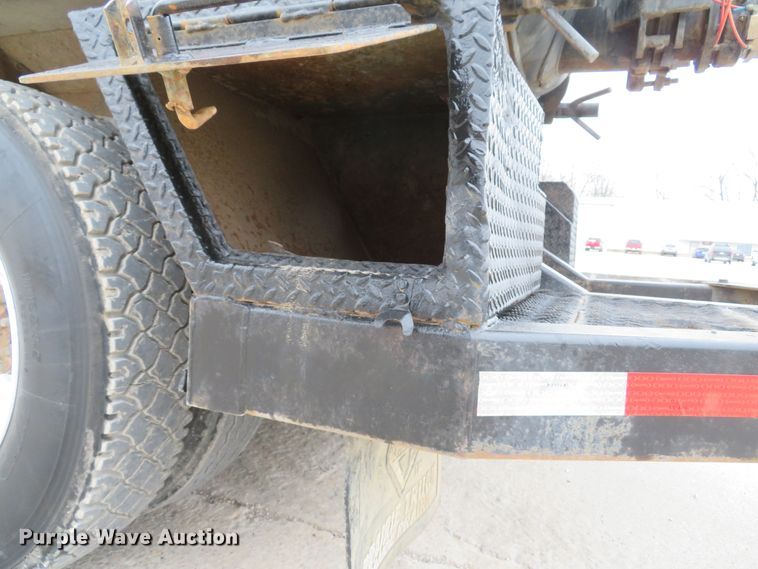 image for item DI2041 1999 International Paystar 5000 vacuum truck