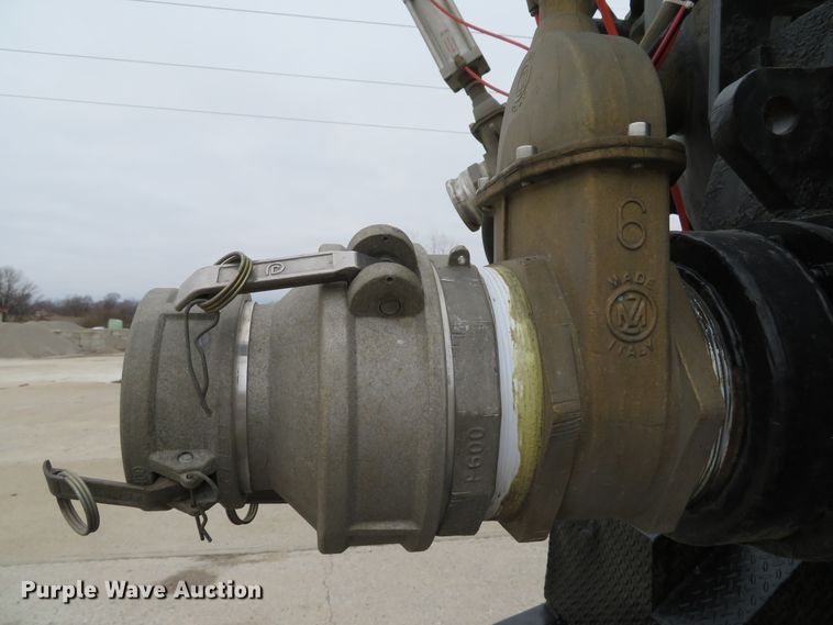 image for item DI2041 1999 International Paystar 5000 vacuum truck