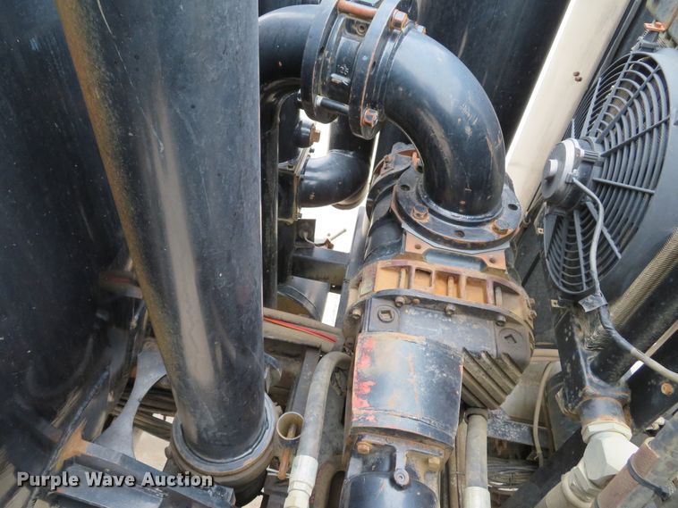 image for item DI2041 1999 International Paystar 5000 vacuum truck