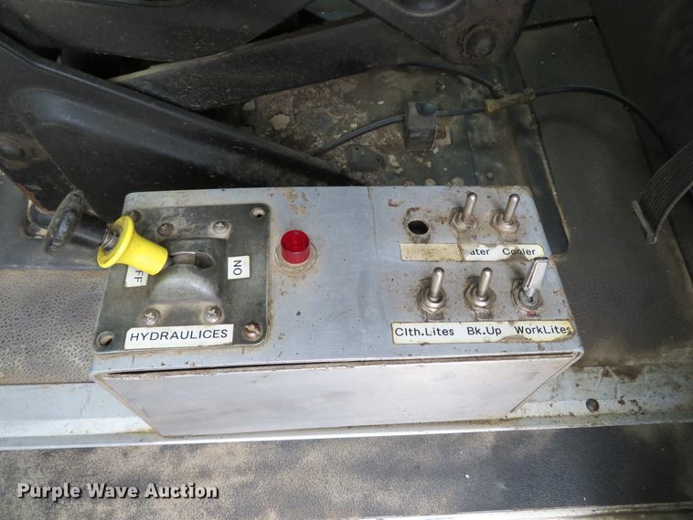 image for item DI2041 1999 International Paystar 5000 vacuum truck