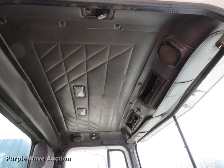 image for item DI2041 1999 International Paystar 5000 vacuum truck