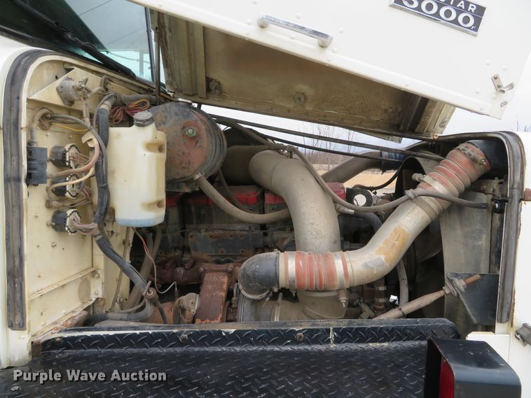 image for item DI2041 1999 International Paystar 5000 vacuum truck