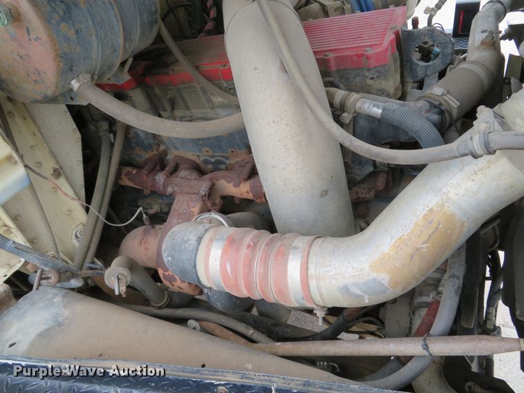 image for item DI2041 1999 International Paystar 5000 vacuum truck