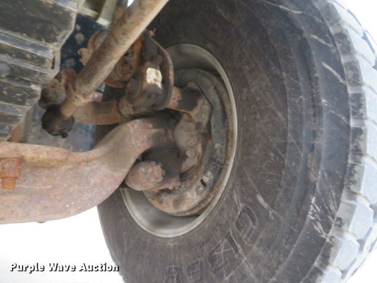 image for item DI2041 1999 International Paystar 5000 vacuum truck